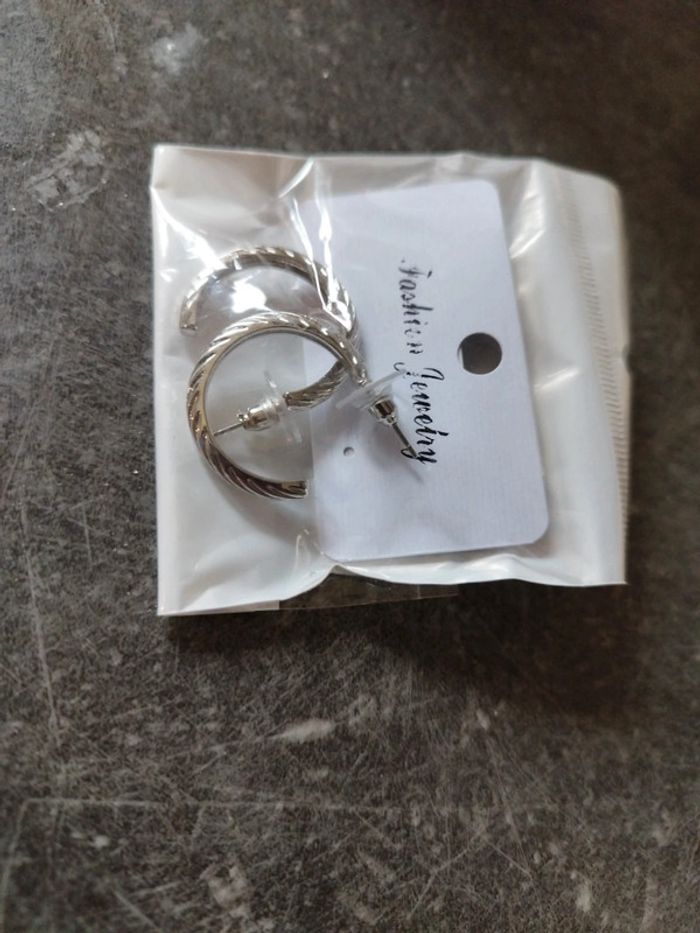 Boucles d'oreille - photo numéro 4