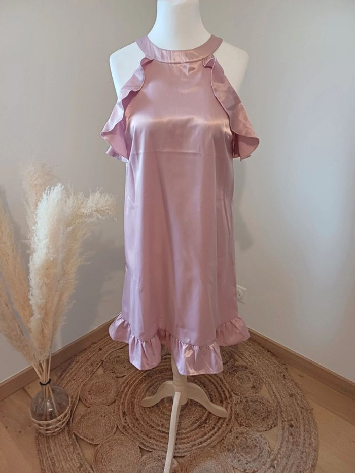 Robe rose satinée chic Reserved YFL taille M 38 - photo numéro 2