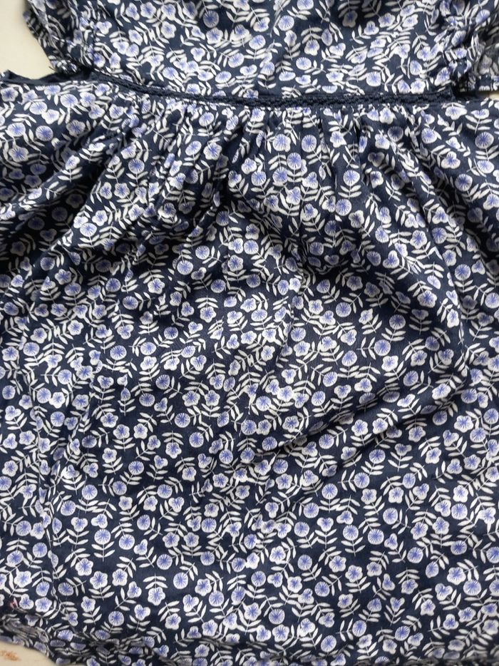 Robe fleuries 6 mois - photo numéro 3