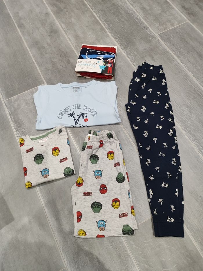 Lot de 3 pyjamas en 5/6 ans