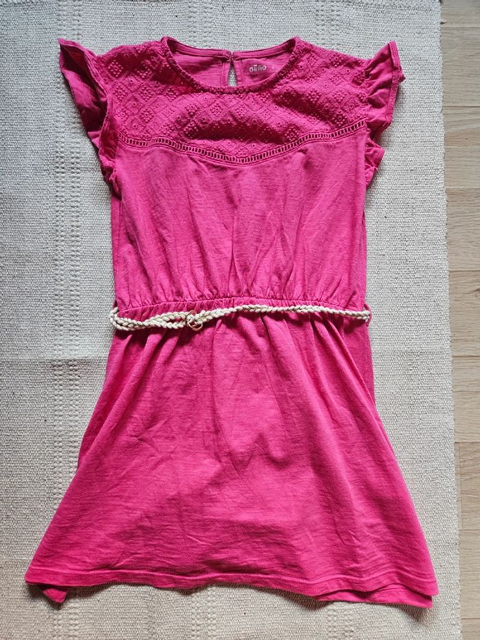 Robe d'été avec ceinture