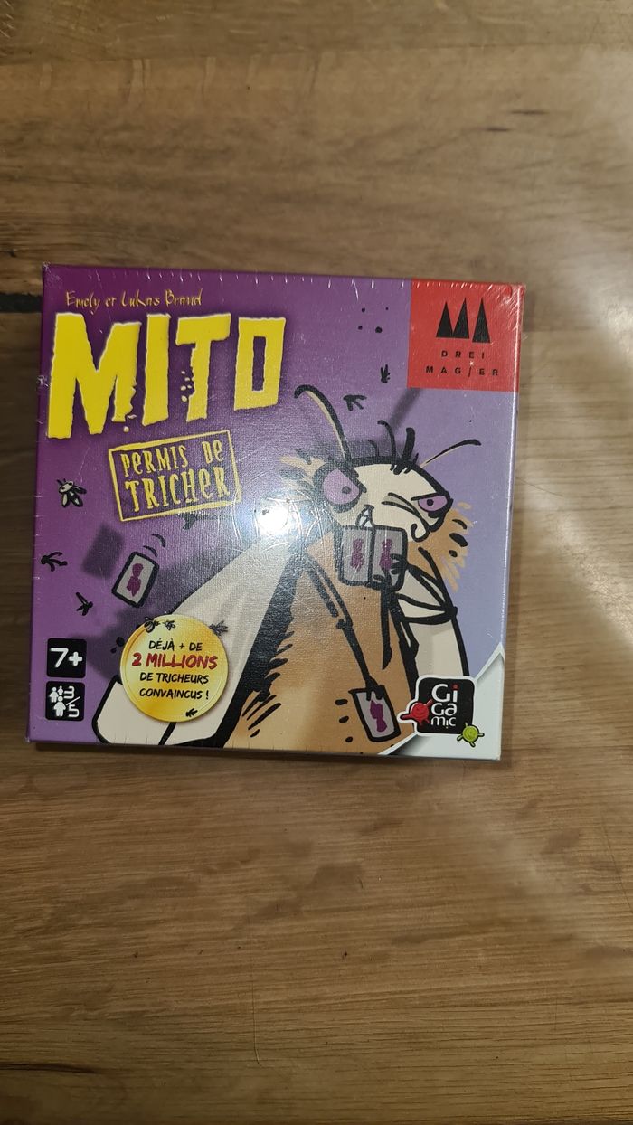Neuf sous cellophane jeu de cartes Mito des éditions Gigamic