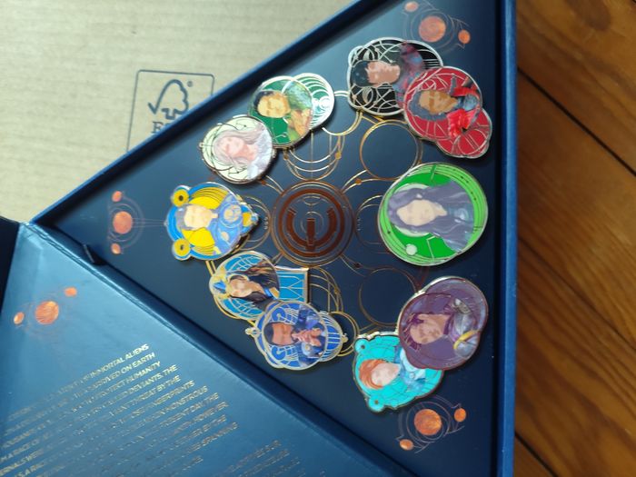 Set de pin's Éternals édition limitée - photo numéro 4