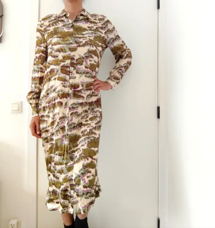 Superbe robe chemise longue Xandres beige/kaki - photo numéro 3