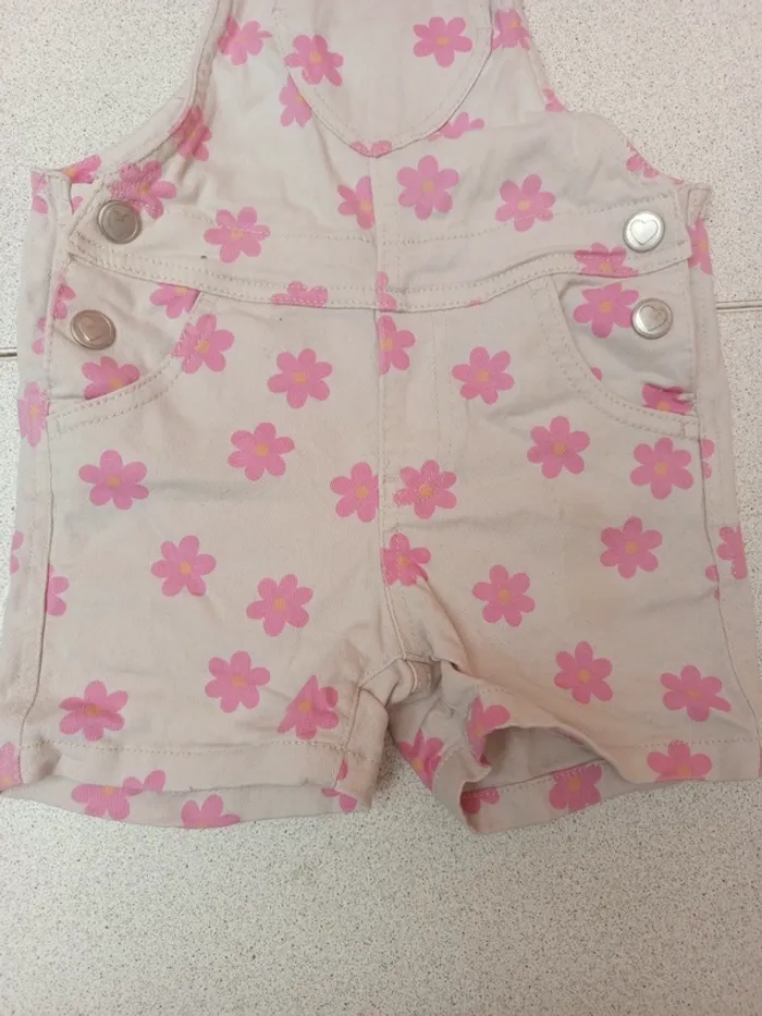 Salopette short excellent etat taille18mois/2ans - photo numéro 3