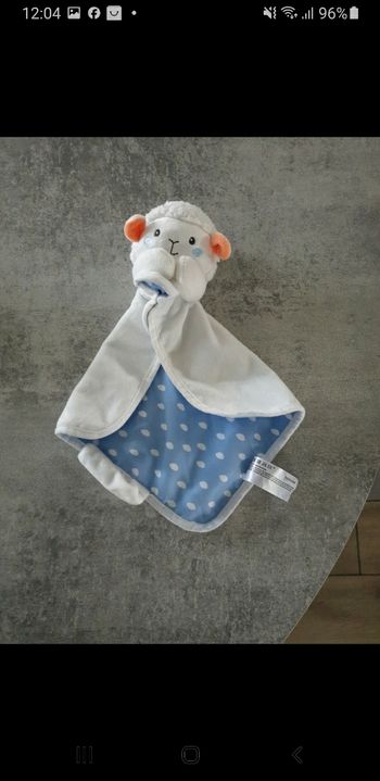 Doudou mouton Auchan comme neuf