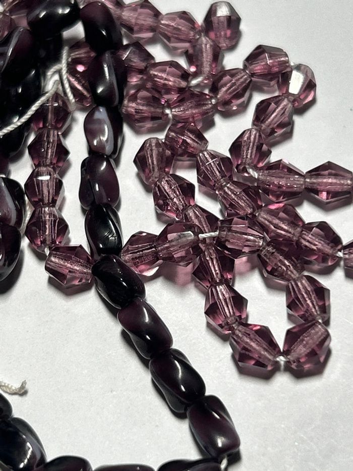A766, 2 fils de perles anciennes en verre violet/aubergine - photo numéro 5