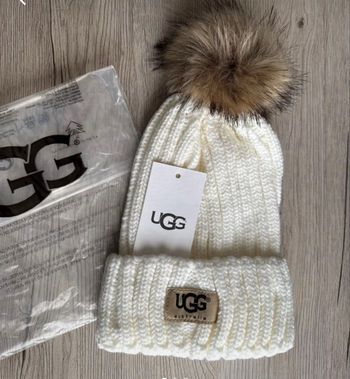 Bonnet Ugg beige neuf -Taille unique