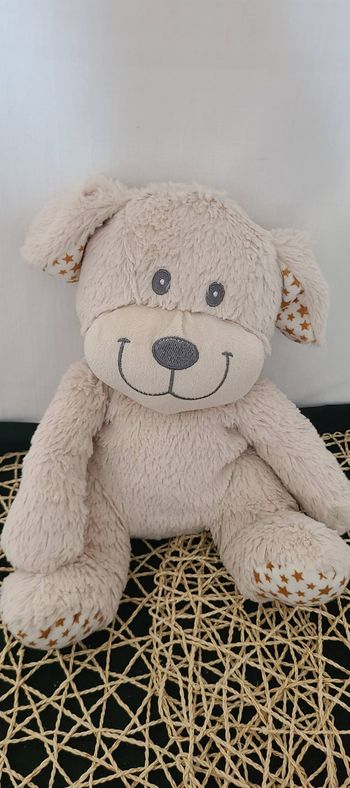 Peluche chien beige étoiles assis 25 cm