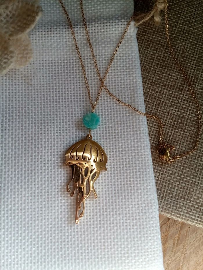 Collier méduse en acier et pierre d'amazonite naturelle