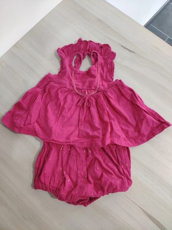 Joli bloomer short rose fushia avec son débardeur stylé 6 mois