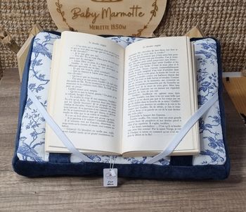 Coussin de lecture bleu marine 