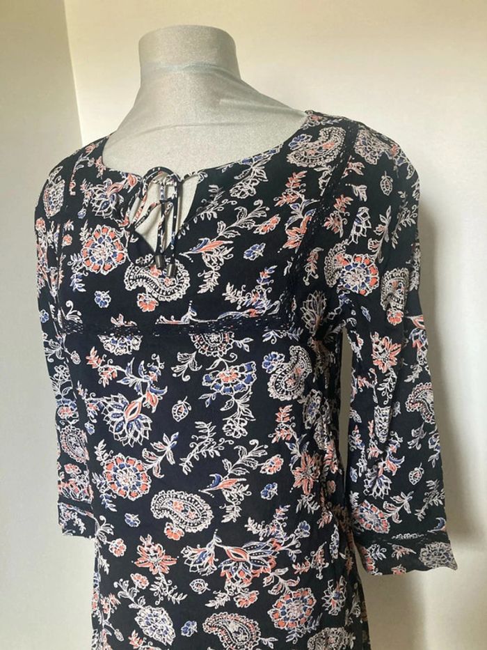 Robe noire à fleurs - photo numéro 5