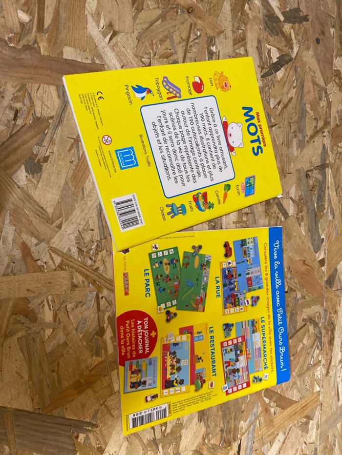 Livre avec autocollant - photo numéro 4