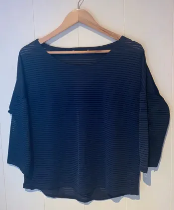 Haut bleu marine manches 3/4