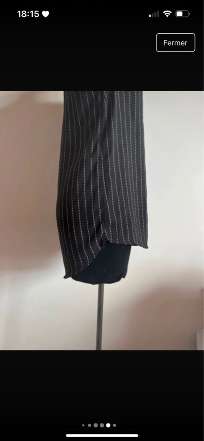 Blouse noir à rayures blanche taille M de chez Kiabi en très bon état - photo numéro 5