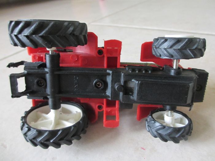 Tracteur miniature - longueur 13 cm - photo numéro 4