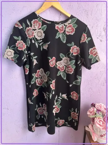 Robe noire New Look à fleurs - Taille 44