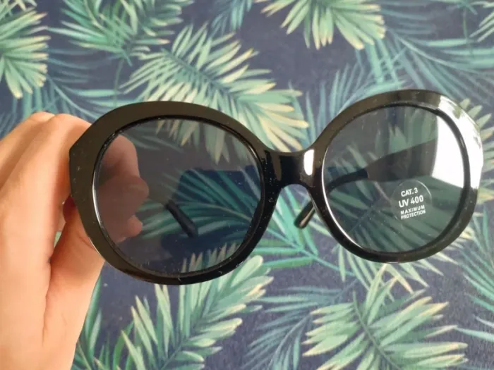 Lunettes de soleil femme neuves - photo numéro 3