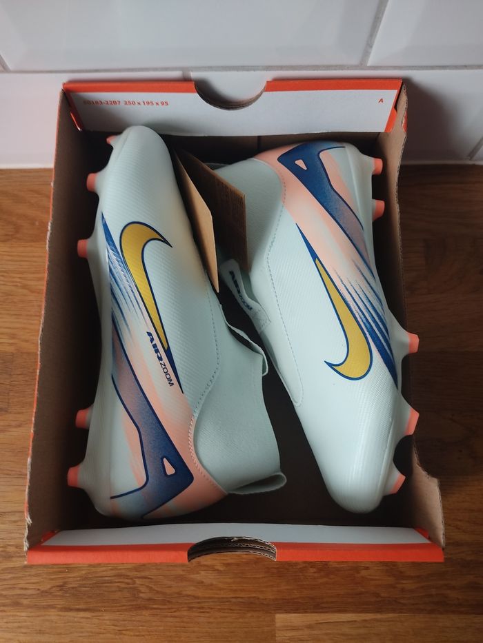 Crampons Nike T 36 - photo numéro 6