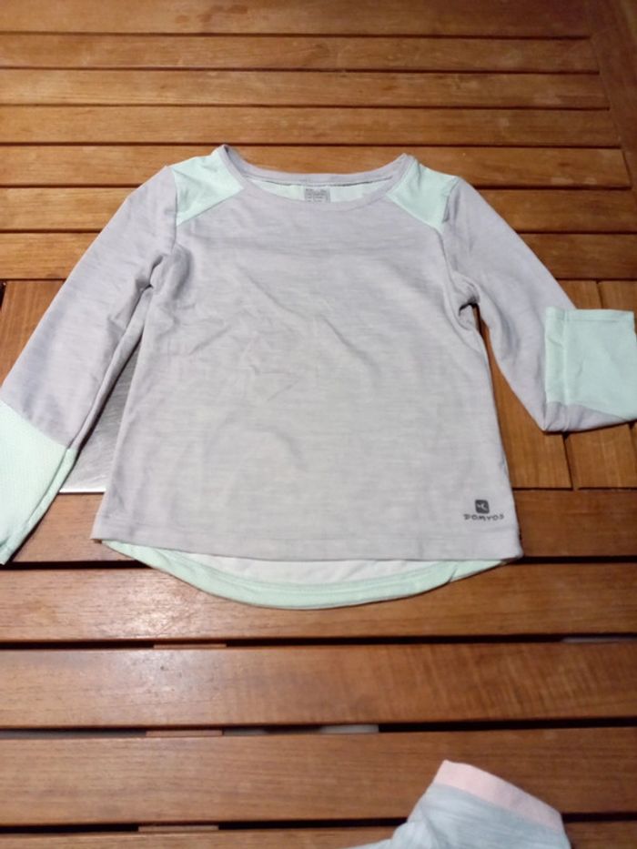 Lot de 2 tee-shirts Décathlon T 5 ans - photo numéro 3