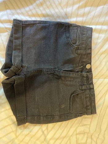 Short noir