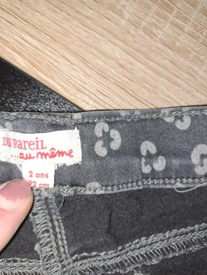 Jeans, taille 2 ans, du pareil au même - photo numéro 3