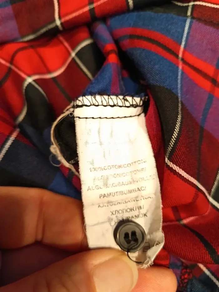 Vends chemise a pression taille 12 ans Bil K . - photo numéro 4