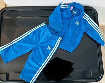 Ensemble Adidas 💙 Taille 12 mois
