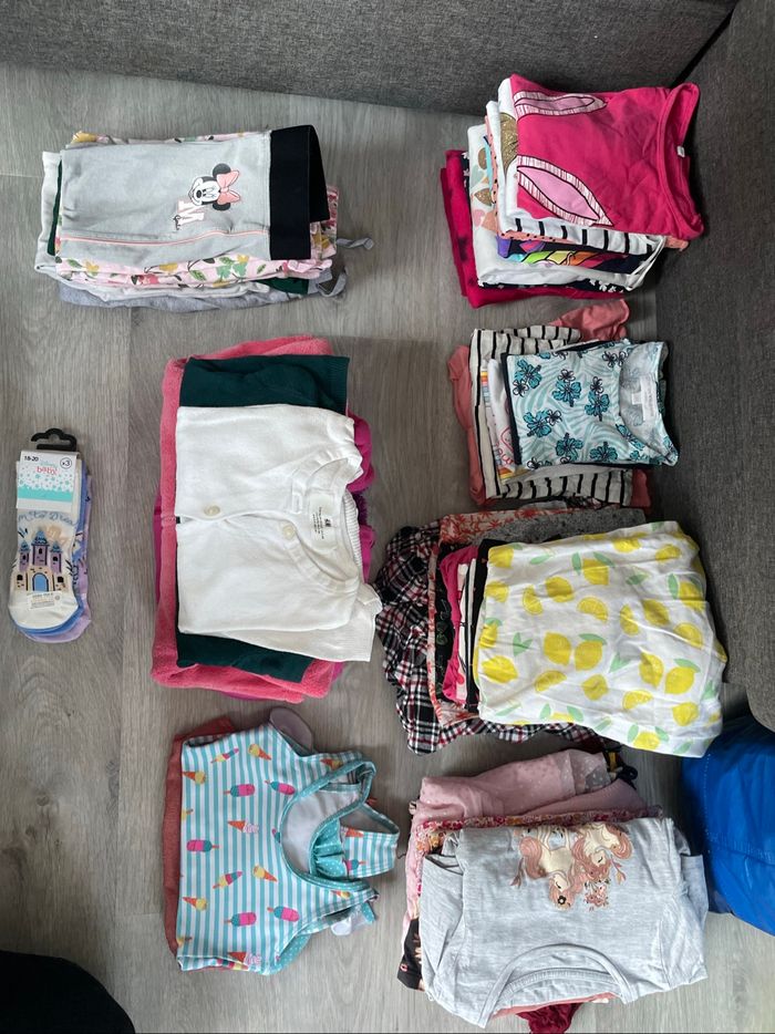 Lot de vêtements filles