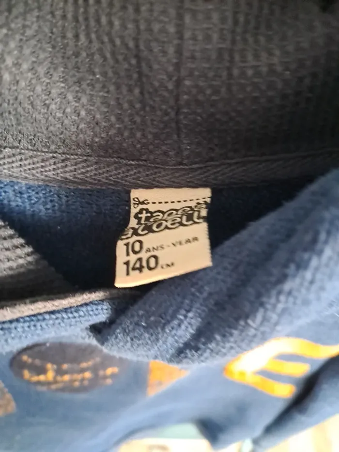 Sweat à capuche 10 ans - photo numéro 3