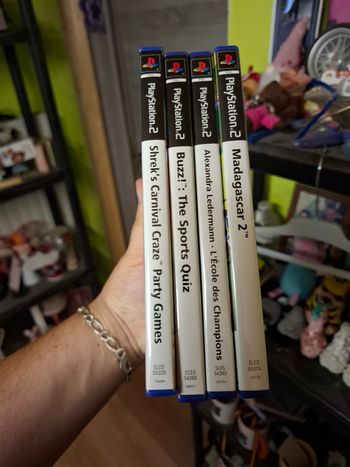 4 jeux PS2 