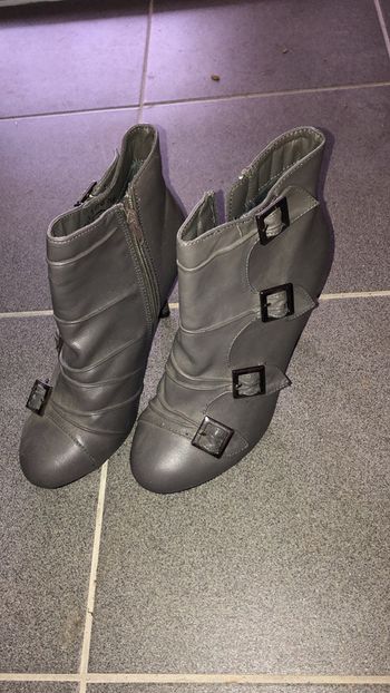 Bottine grise à talon