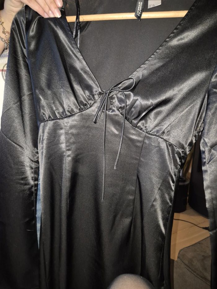 Robe noire cintrée - photo numéro 3