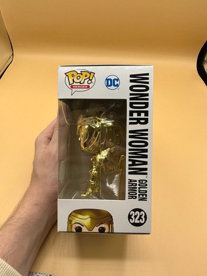 Figurine Funko Pop - Wonder Woman 1984 - Ww84 N°323 - Wonder Woman Armure En Or - Chromé Or (47372) - photo numéro 3