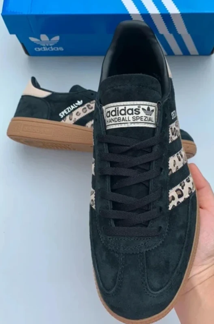 Spéciale Adidas Handball taille 43 - photo numéro 5