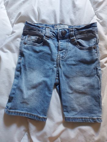 Short 3 ans