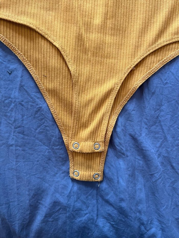 Bodies moutarde - photo numéro 3