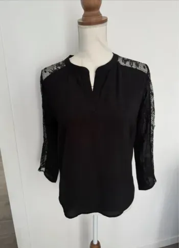 Blouse noire Naf Naf taille M ou 38