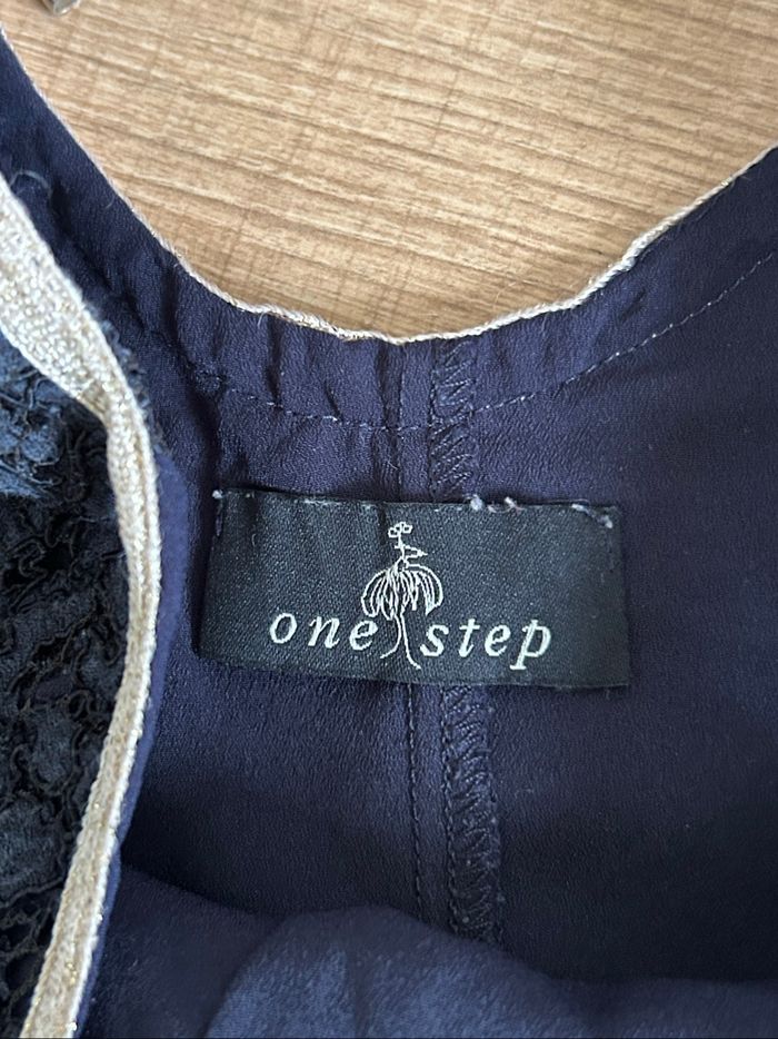 Robe bleue marine en dentelle One Step taille 36 TBE - photo numéro 9