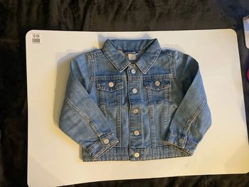 veste en jean H&M, taille quatre ans fille