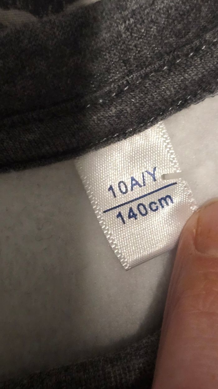 Neuf (non porté) 🏷🩷🤩👌 😍 superbe sweat molleton et molletonné  10 ans fille 🩷🤩👌😍 - photo numéro 3