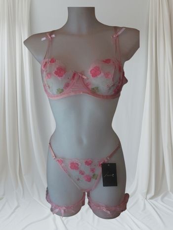 Magnifique ensemble Rosie