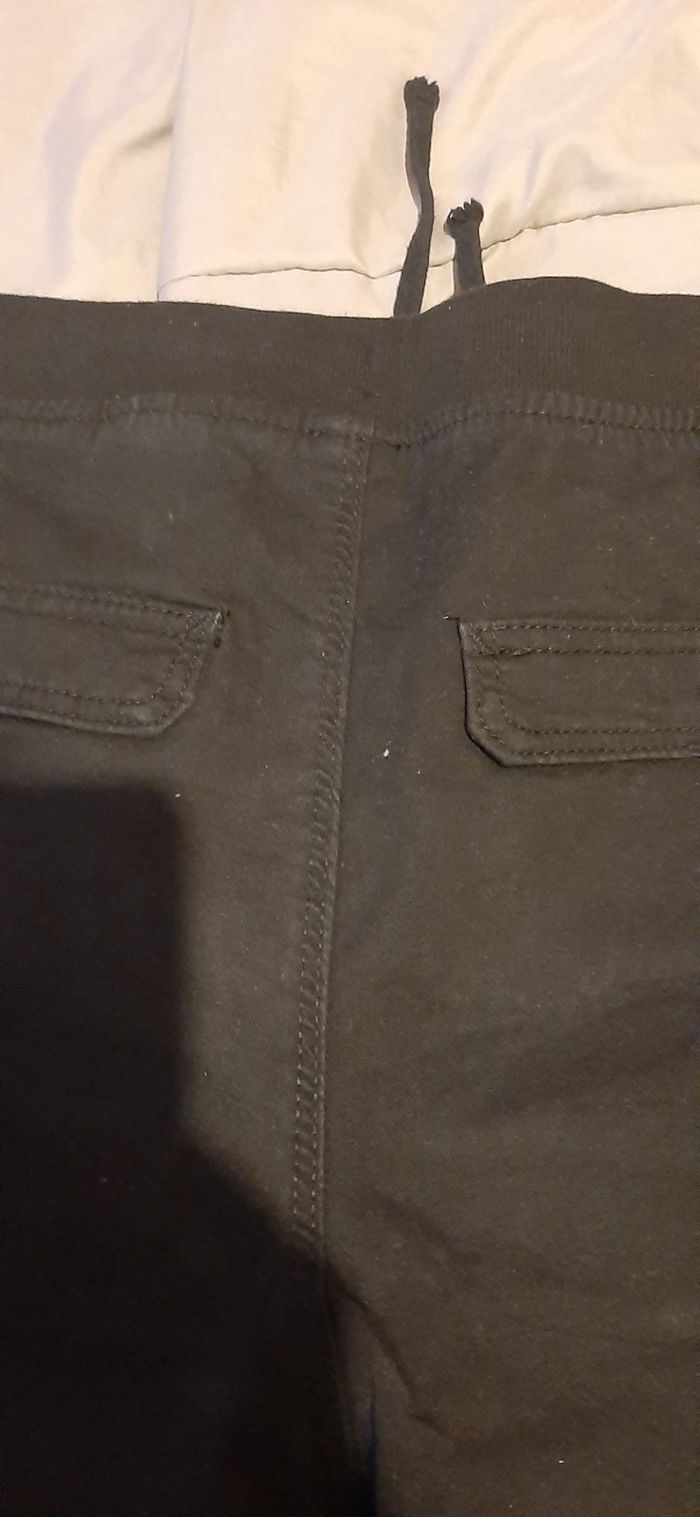 Pantalon noir cargo - photo numéro 2