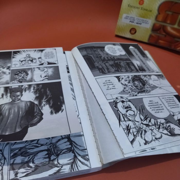 lot de 2 maga s duir à cuir Tough tome 1 abimé et tome 4 - photo numéro 4