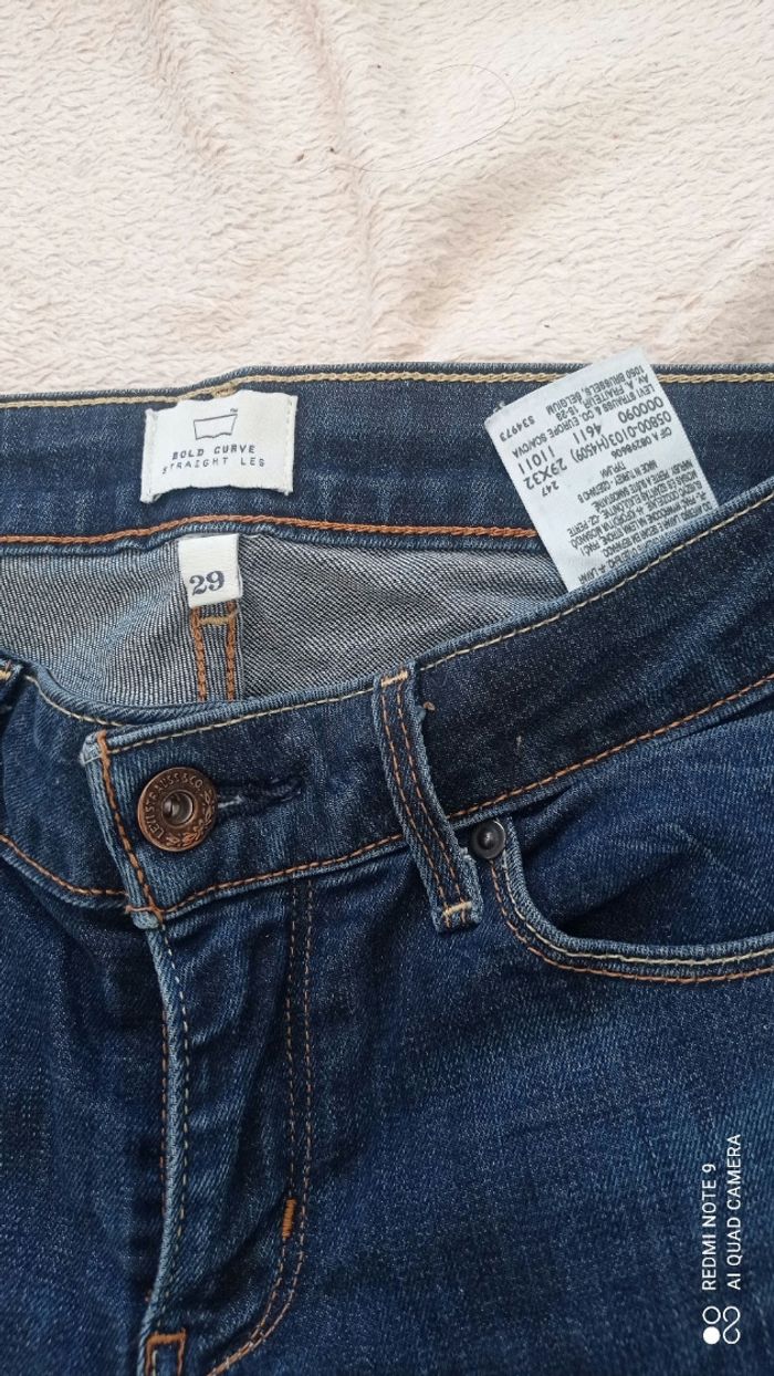 Jean Levi's Bold Curve t coupe droite taille w29L32 soit un 38 - photo numéro 4