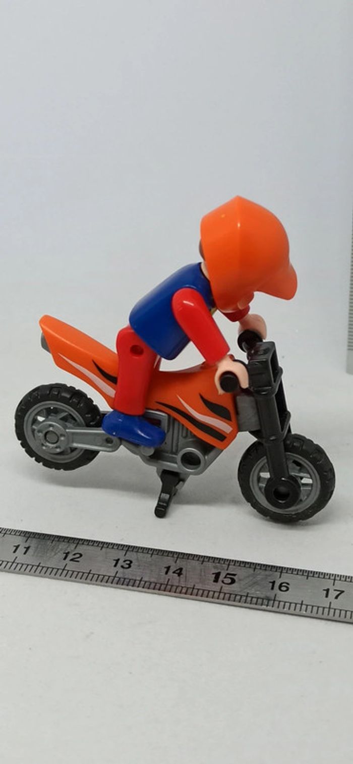 Garçon enfant pilote de motocross orange playmobil - photo numéro 3
