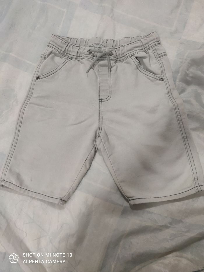 Bermuda taille 152 (12 ans )