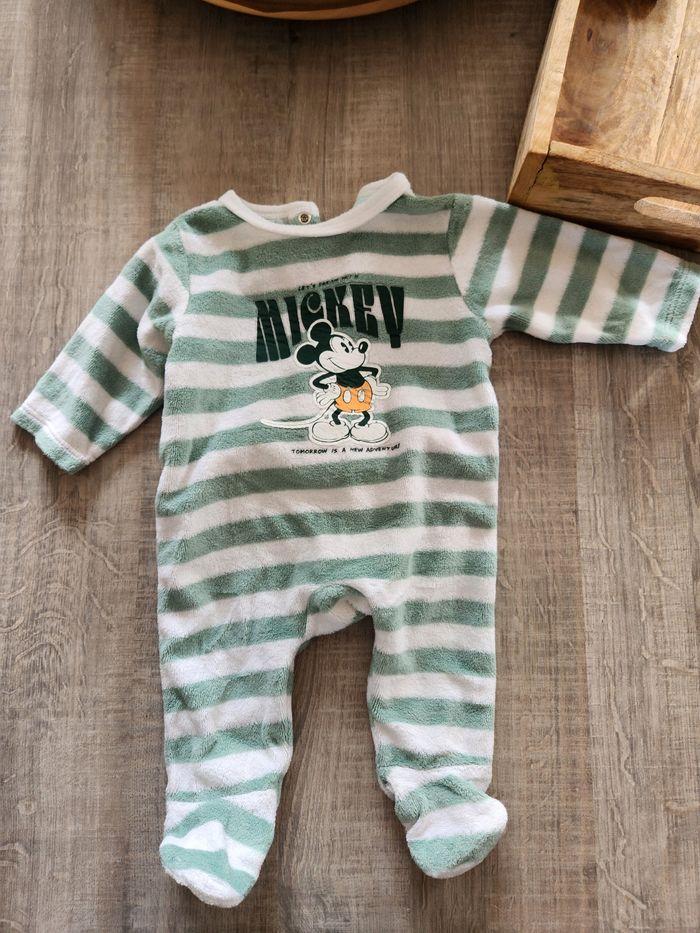 Lot pyjamas 1mois - photo numéro 6