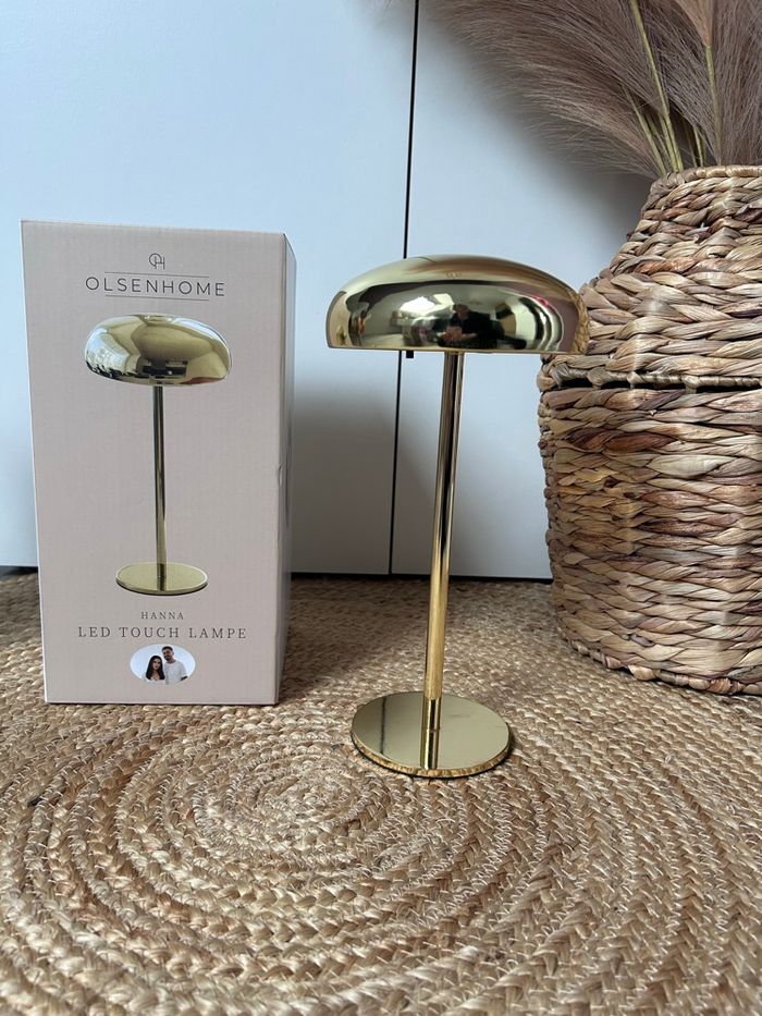 💡 Lampe de table LED tactile dorée Olsen Home – modèle Hanna - photo numéro 2